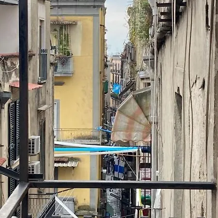 Ginevra's * نابولي