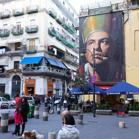 Ginevra's * نابولي